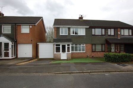 Rufford Close, 3 bedroom Semi Detached House to rent, &pound;1,500 pcm
