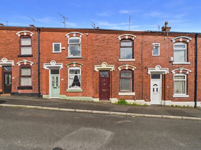 2 bedroom Mid Terrace House for sale