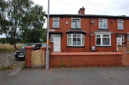 Katherine Street, 4 bedroom End Terrace House to rent, &pound;1,500 pcm