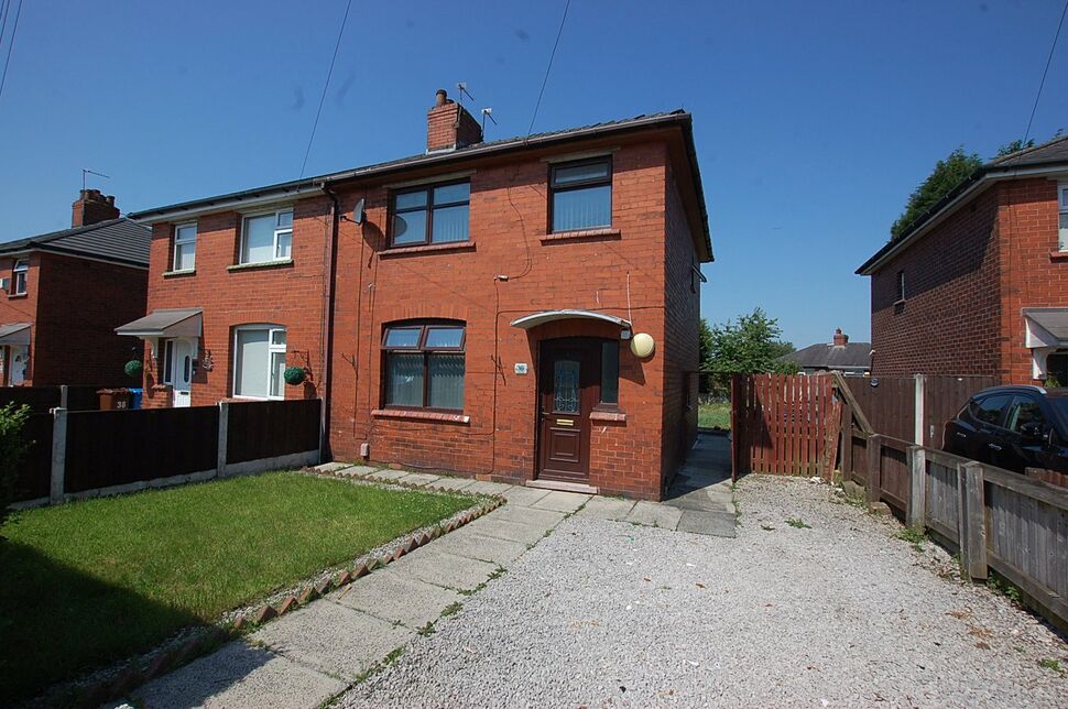 Main image of 3 bedroom Semi Detached House to rent, Park View, Chadderton, Greater Manchester, OL9