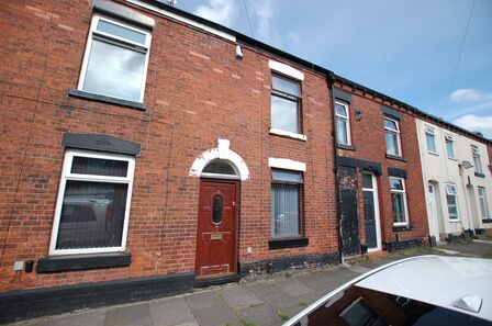 2 bedroom Mid Terrace House to rent