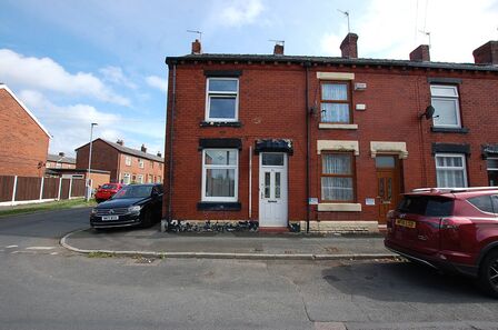 2 bedroom End Terrace House to rent