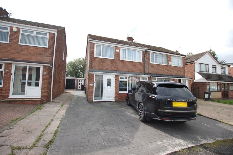 Main image of 3 bedroom Semi Detached House to rent, Carlisle Crescent, Ashton-under-Lyne, Greater Manchester, OL6