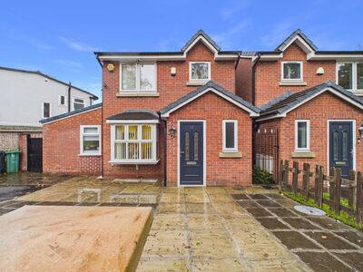 3 bedroom Detached House for sale