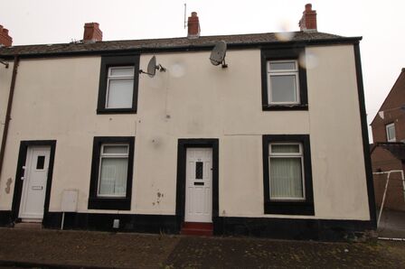 2 bedroom Mid Terrace House to rent