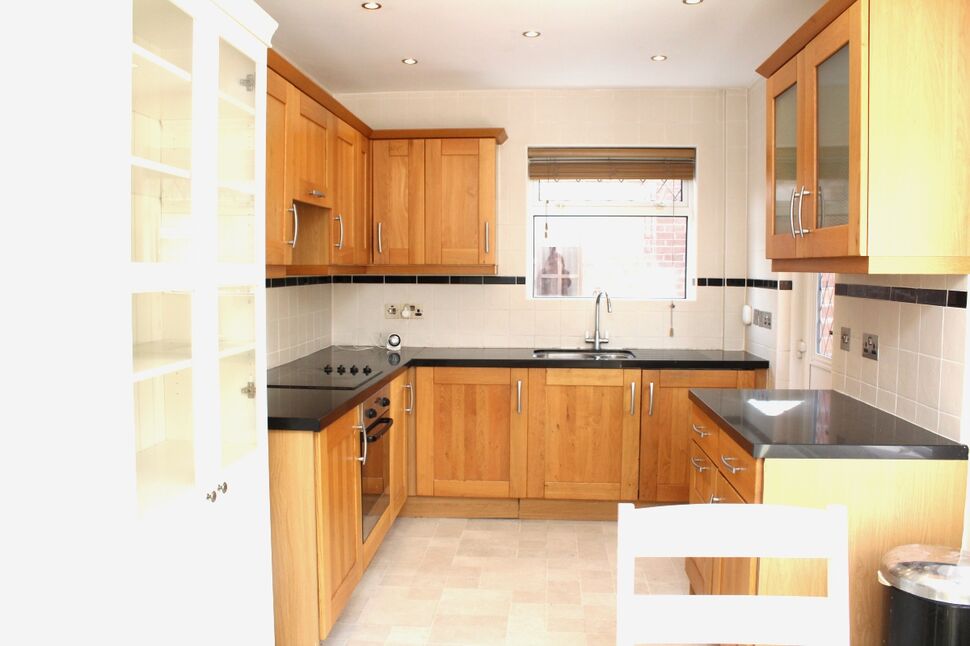 Modern Kitchen & Dining