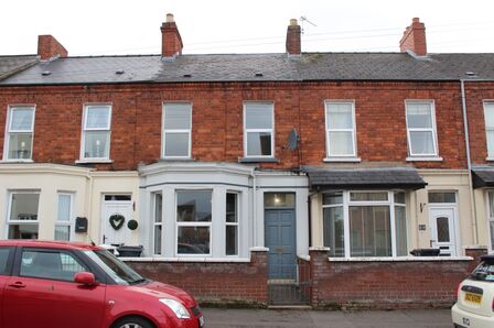 2 bedroom Mid Terrace House to rent