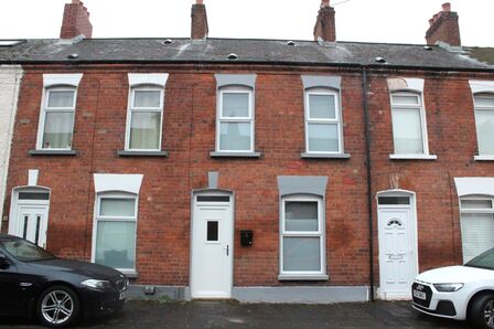 Ravenscroft Street, 2 bedroom Mid Terrace House to rent, £950 pcm