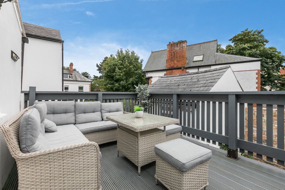 6 bedroom Semi Detached House for sale, Kings Road, Belfast, BT5 £595,000