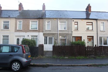 2 bedroom Mid Terrace House to rent