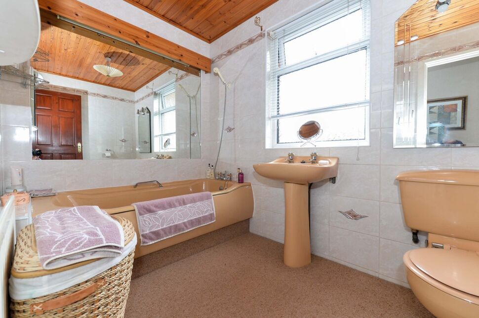 4 bedroom Detached House for sale, Hanwood Heights, Dundonald, BT16 £