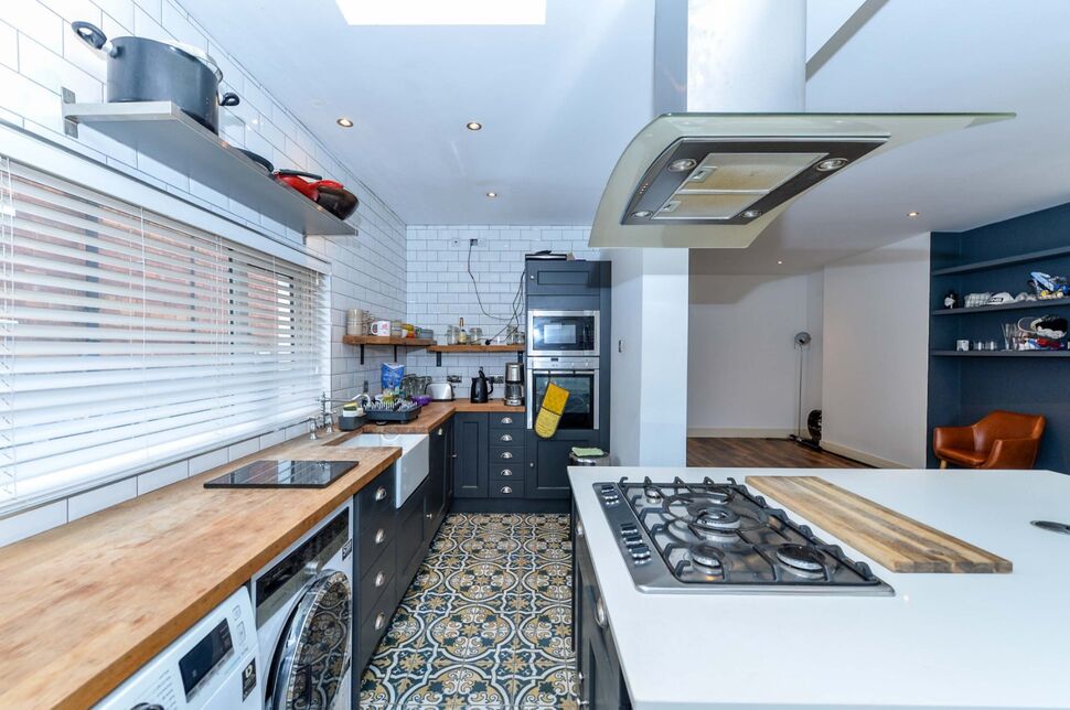 3 bedroom Semi Detached House for sale, Castlereagh Road, Belfast, BT5