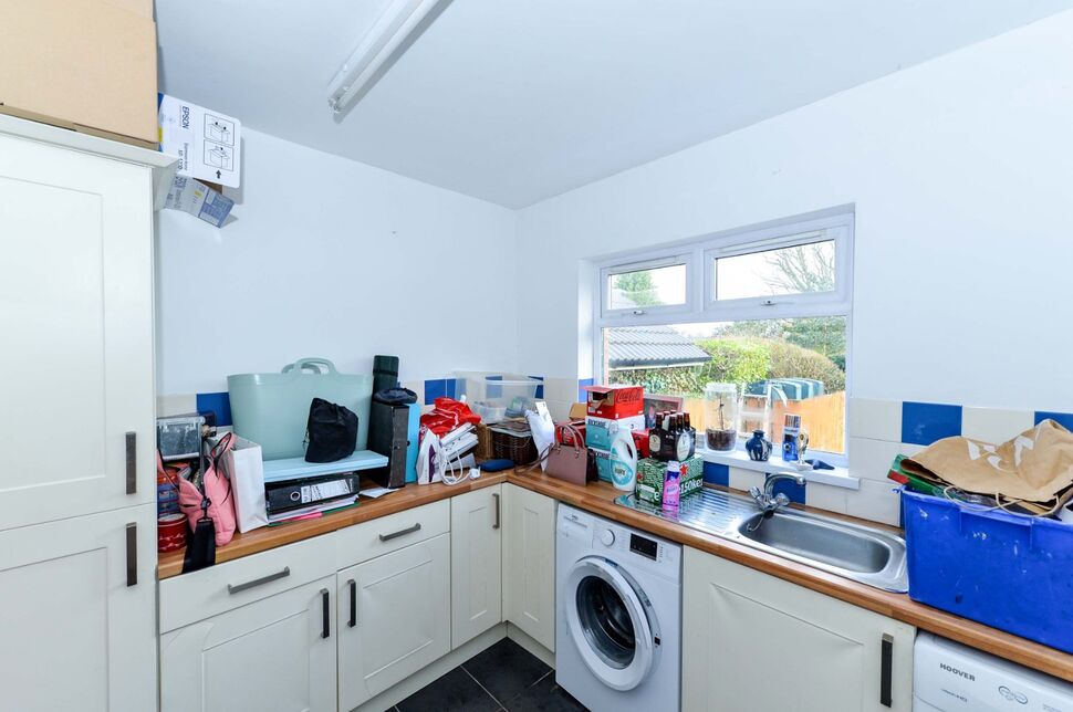 4 bedroom Detached House for sale, Ascot Park, Belfast, BT5 £245,000