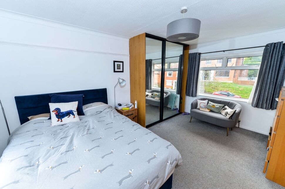 4 bedroom Detached House for sale, Ascot Park, Belfast, BT5 £245,000