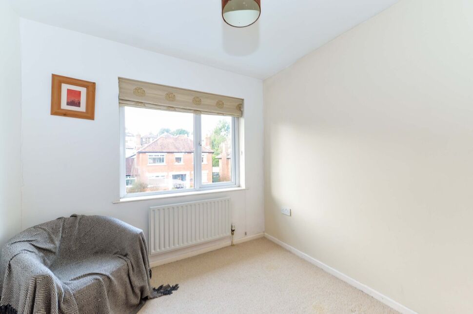 4 bedroom Detached House for sale, Ascot Park, Belfast, BT5 £245,000