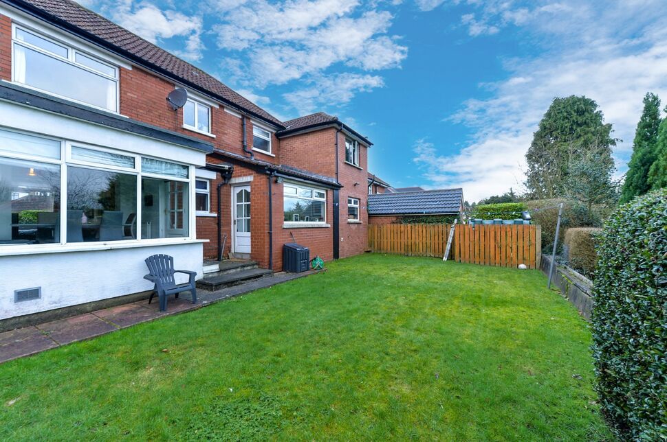 4 bedroom Detached House for sale, Ascot Park, Belfast, BT5 £245,000