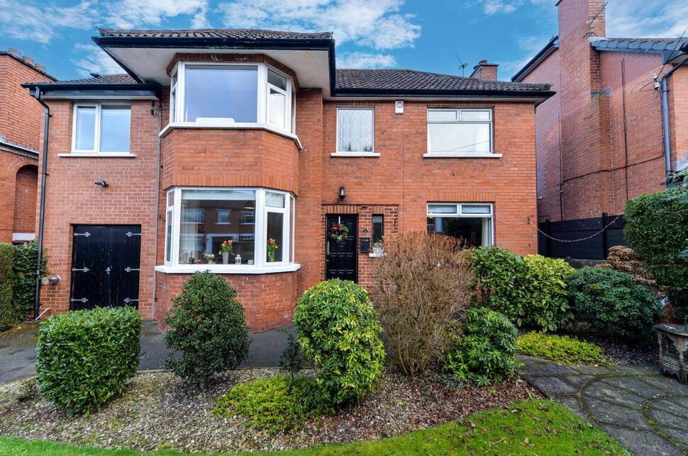 4 bedroom Detached House for sale, Ascot Park, Belfast, BT5 £245,000