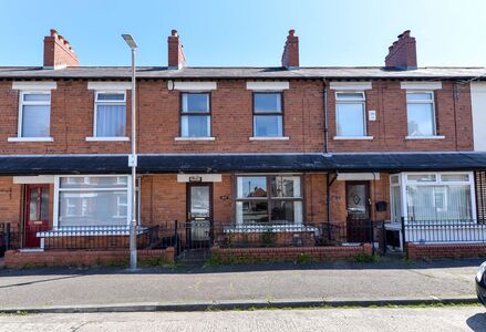 Woodcot Avenue, 2 bedroom Mid Terrace House for sale, £110,000