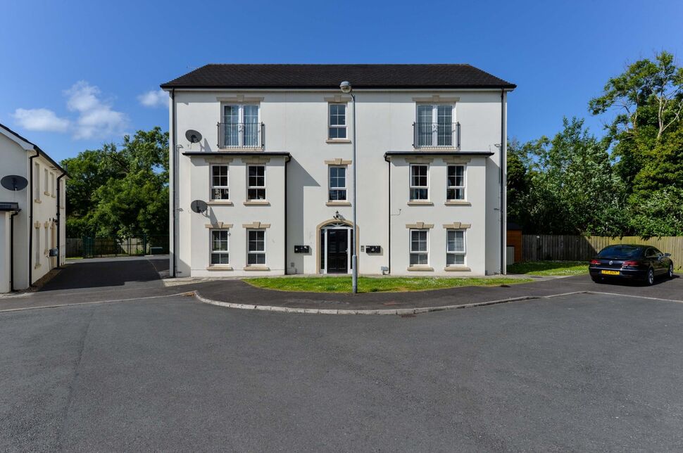 Main image of 2 bedroom  Flat for sale, Gransha Chase, Dundonald, County Down, BT16
