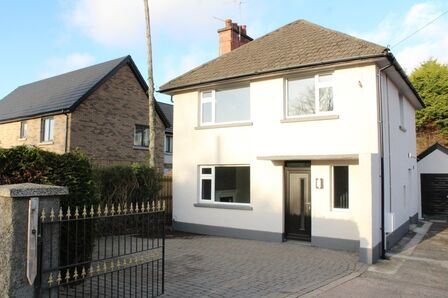 Upper Newtownards Road, 3 bedroom Detached House to rent, &pound;1,400 pcm