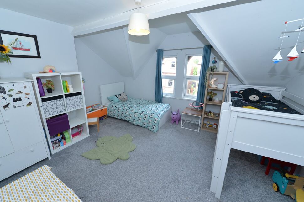 4 bedroom Mid Terrace House for sale, Oakland Avenue, Belfast, BT4 £