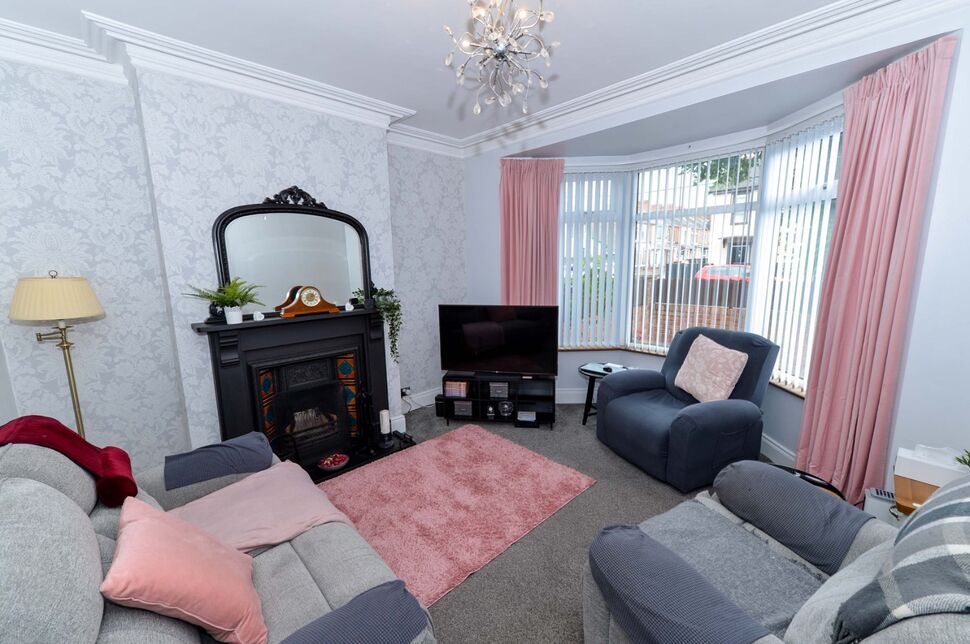 3 bedroom Semi Detached House for sale, Bloomfield Road, Belfast, BT5 £295,000