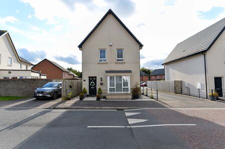 Millmount Village Square, 3 bedroom Detached House for sale, £264,950