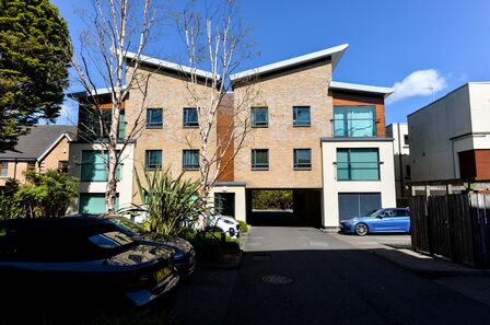 2 bedroom  Flat to rent
