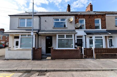 Colvil Street, 2 bedroom Mid Terrace House for sale, £155,000