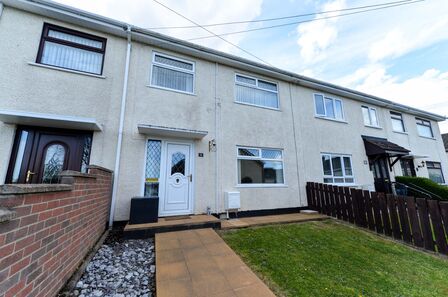 3 bedroom Mid Terrace House for sale