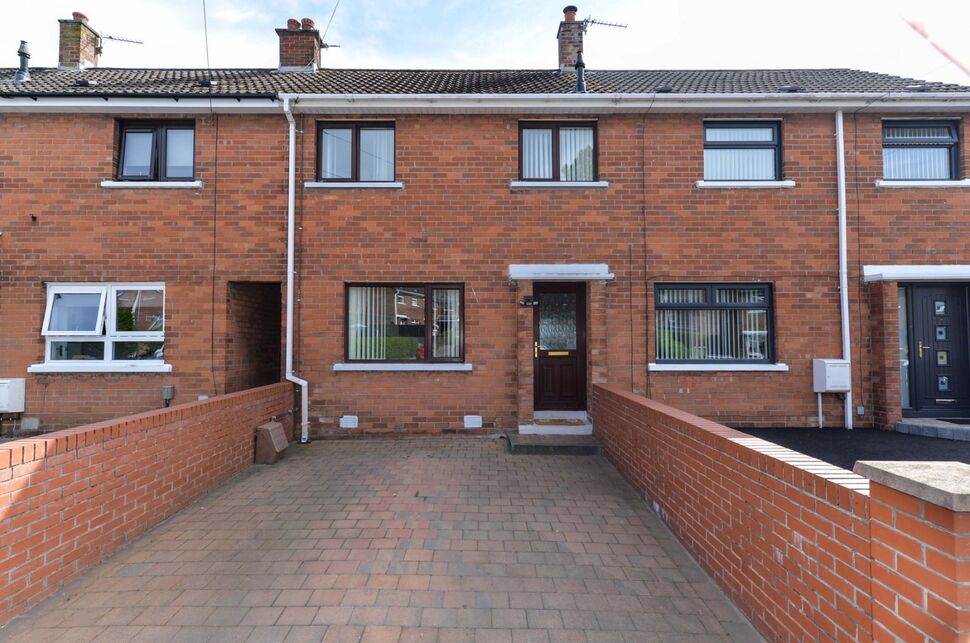 2 bedroom Mid Terrace House for sale
