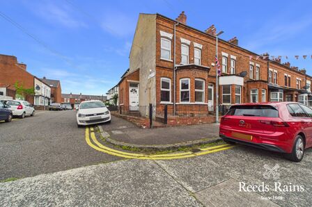 3 bedroom End Terrace House for sale