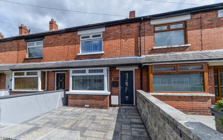 2 bedroom Mid Terrace House for sale