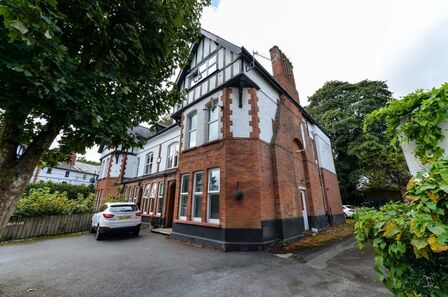 1 bedroom  Flat for sale