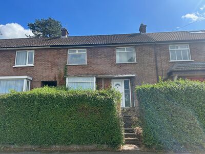 3 bedroom Mid Terrace House for sale