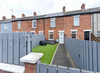 2 bedroom Mid Terrace House for sale