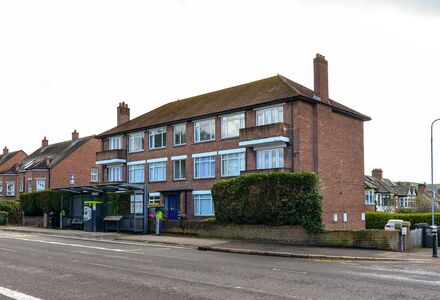 Upper Newtownards Road, 3 bedroom  Flat to rent, £1,200 pcm