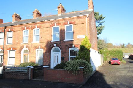 Fortwilliam Parade, 2 bedroom End Terrace House for sale, £119,950