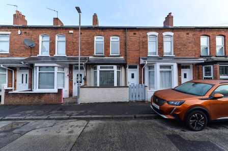 2 bedroom Mid Terrace House to rent