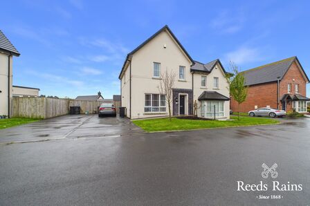 Millmount Village Close, 3 bedroom Semi Detached House for sale, &pound;265,000