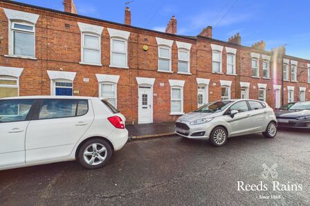 Isoline Street, 2 bedroom Mid Terrace House for sale, &pound;125,000