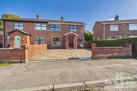 2 bedroom Semi Detached House to rent