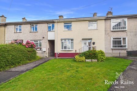 3 bedroom Mid Terrace House for sale