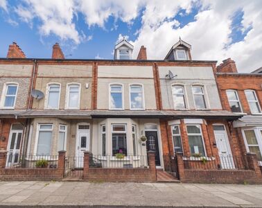 Willowholme Street, 3 bedroom Mid Terrace House for sale, &pound;195,000