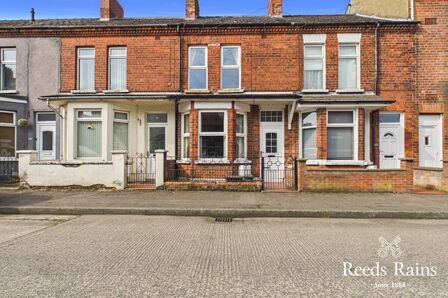 2 bedroom Mid Terrace House for sale
