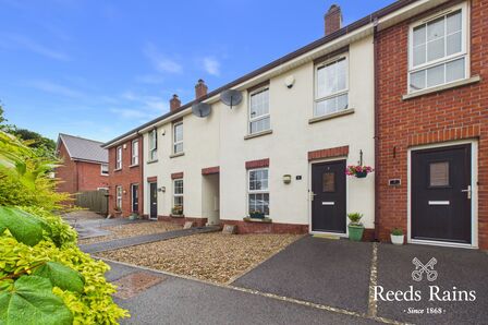 2 bedroom Mid Terrace House for sale