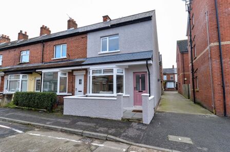2 bedroom End Terrace House for sale