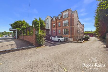 Kings Road, 3 bedroom Flat for sale, &pound;249,950