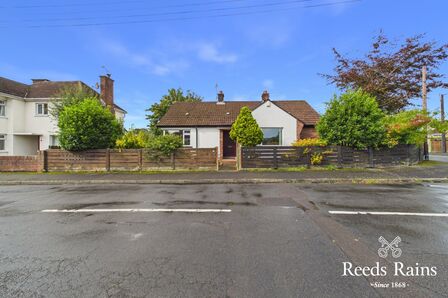 Westland Drive, 2 bedroom Detached Bungalow for sale, &pound;225,000