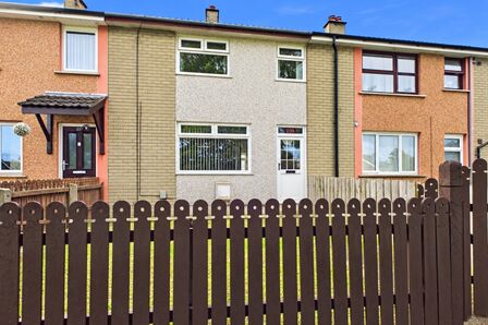 3 bedroom Mid Terrace House for sale